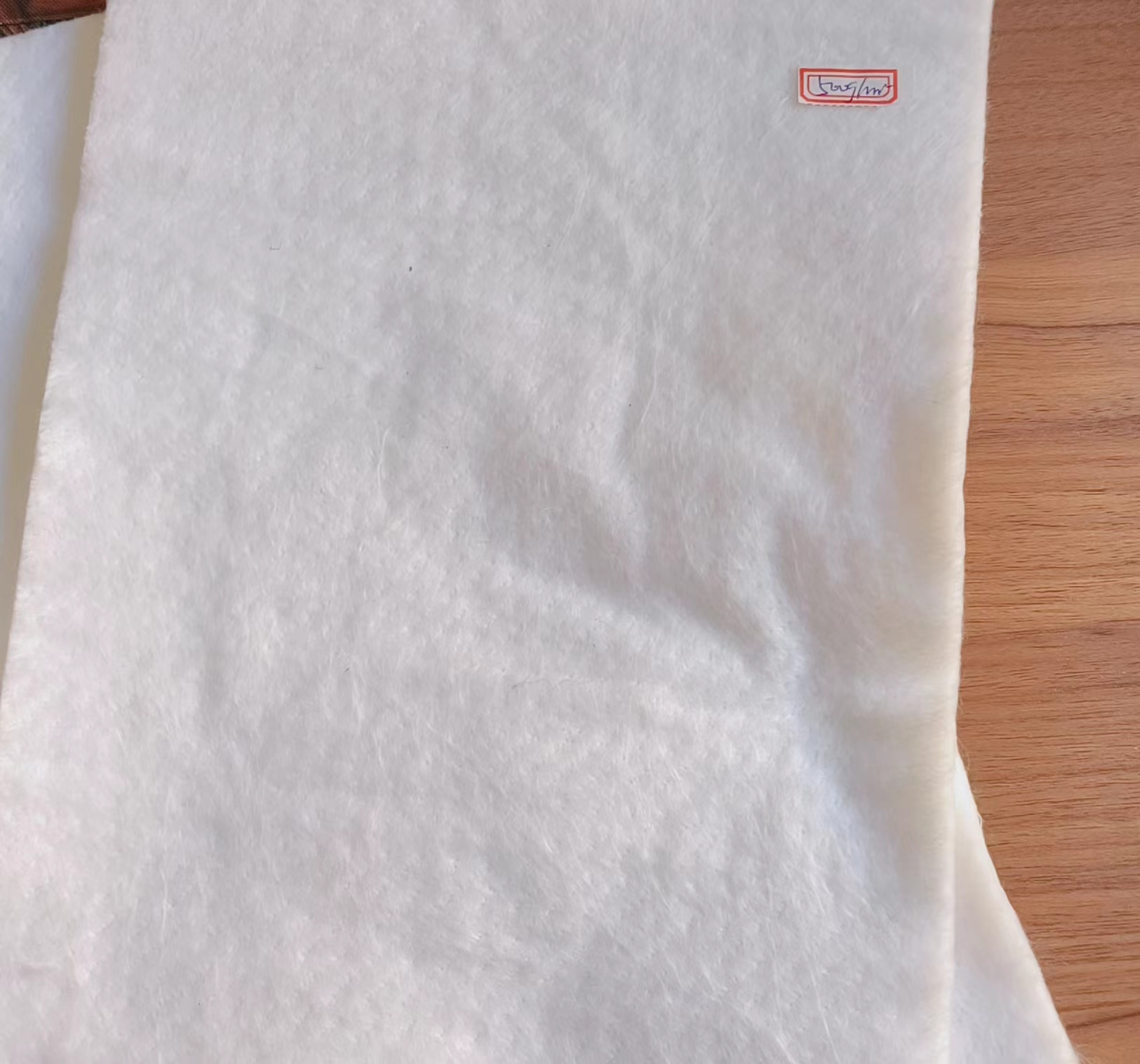 瀝青路面鋪設(shè)長(zhǎng)絲土工布有什么作用